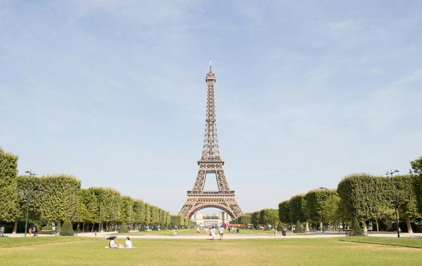 Naviguer avec élégance : La nouvelle référence en transport privé à Paris avec ELITE NAVETTE