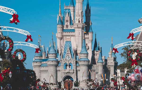 Comment se Rendre à Disneyland Paris : Le Guide des Meilleures Options de Transport